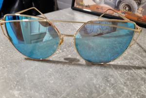 "Ocean Views" mirror sunglasses