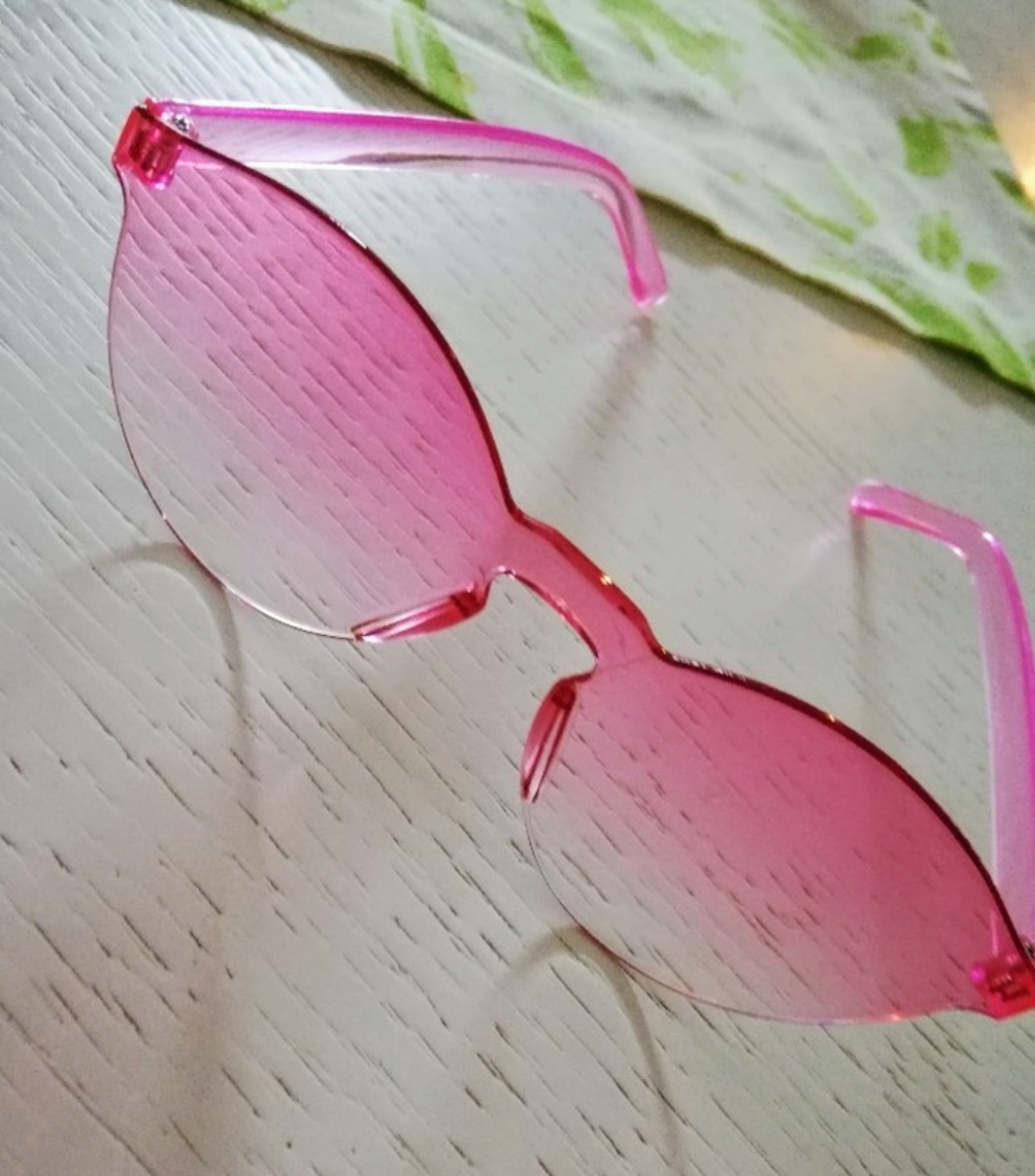 Retro jelly fade out light-weight sunglasses. Pretty in Pink!