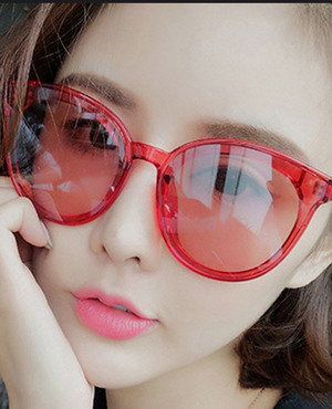 Fabulous, metal tip, round, retro all red Sunglasses