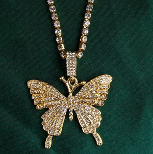 Beautiful large bling butterfly necklace in gold tone. Rhinestone chain included.