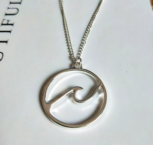 Matching ocean wave necklace & ring set in silver tone. Ring sz 8