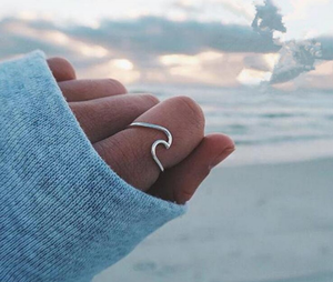 Matching ocean wave necklace & ring set in silver tone. Ring sz 8